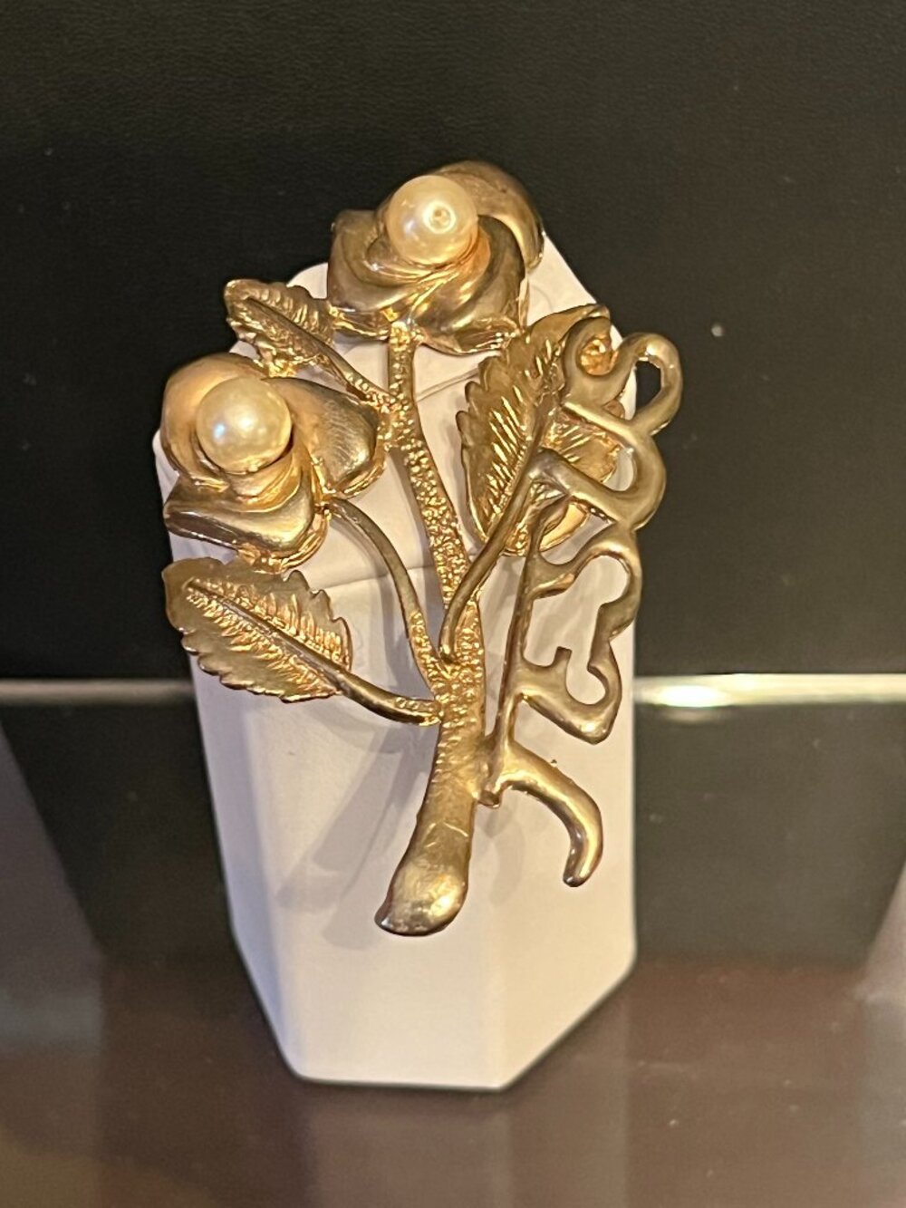 Vintage Gold Tone Rose Pearl Brooch Pin (208)